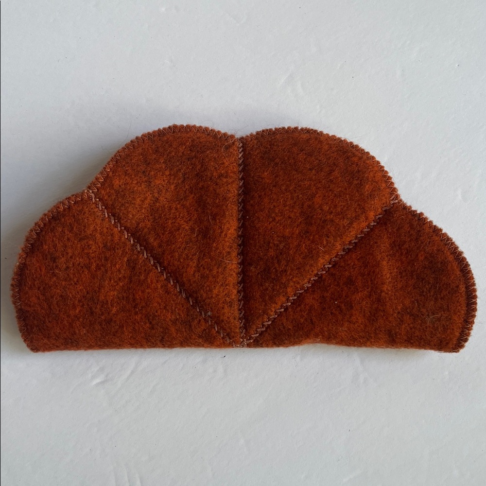 Felt Pin Cushion Handmade Quilted Floral Design Rust Felt - Picture 5 of 6